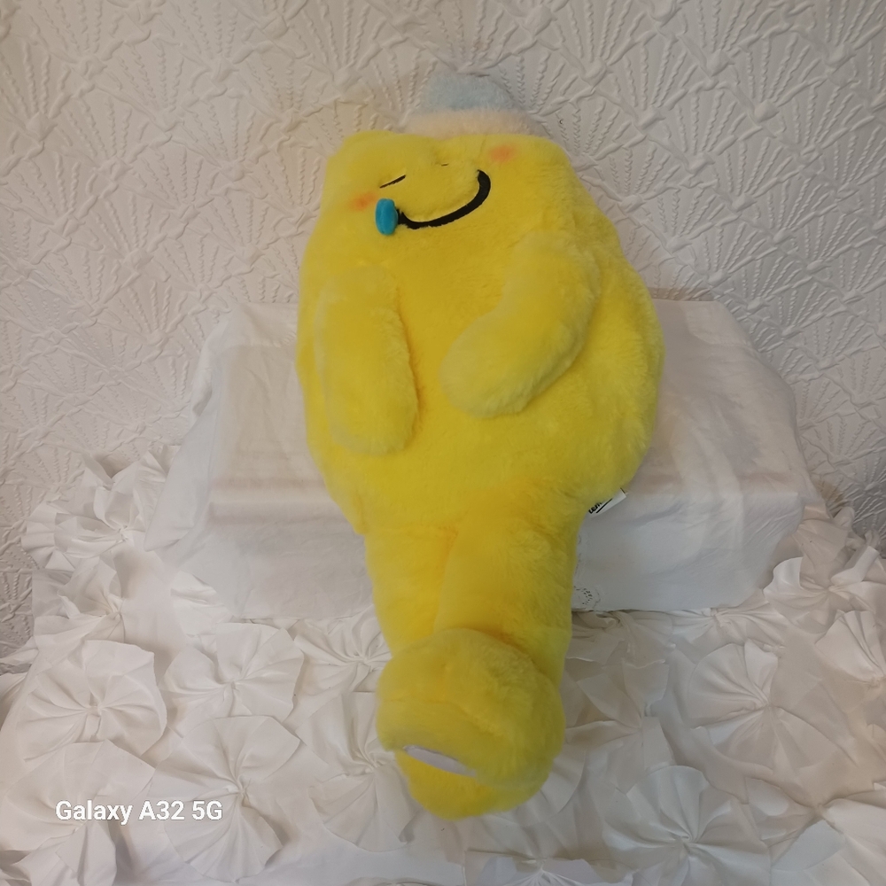 New LEMON8 Yellow Plush Toy with Blue Hat - Picture 9 of 13